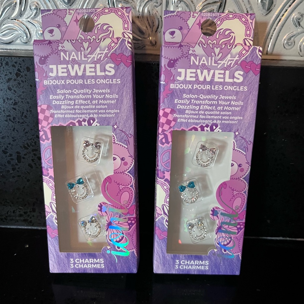 Smiley face nail jewels! NEW‎ X 2
